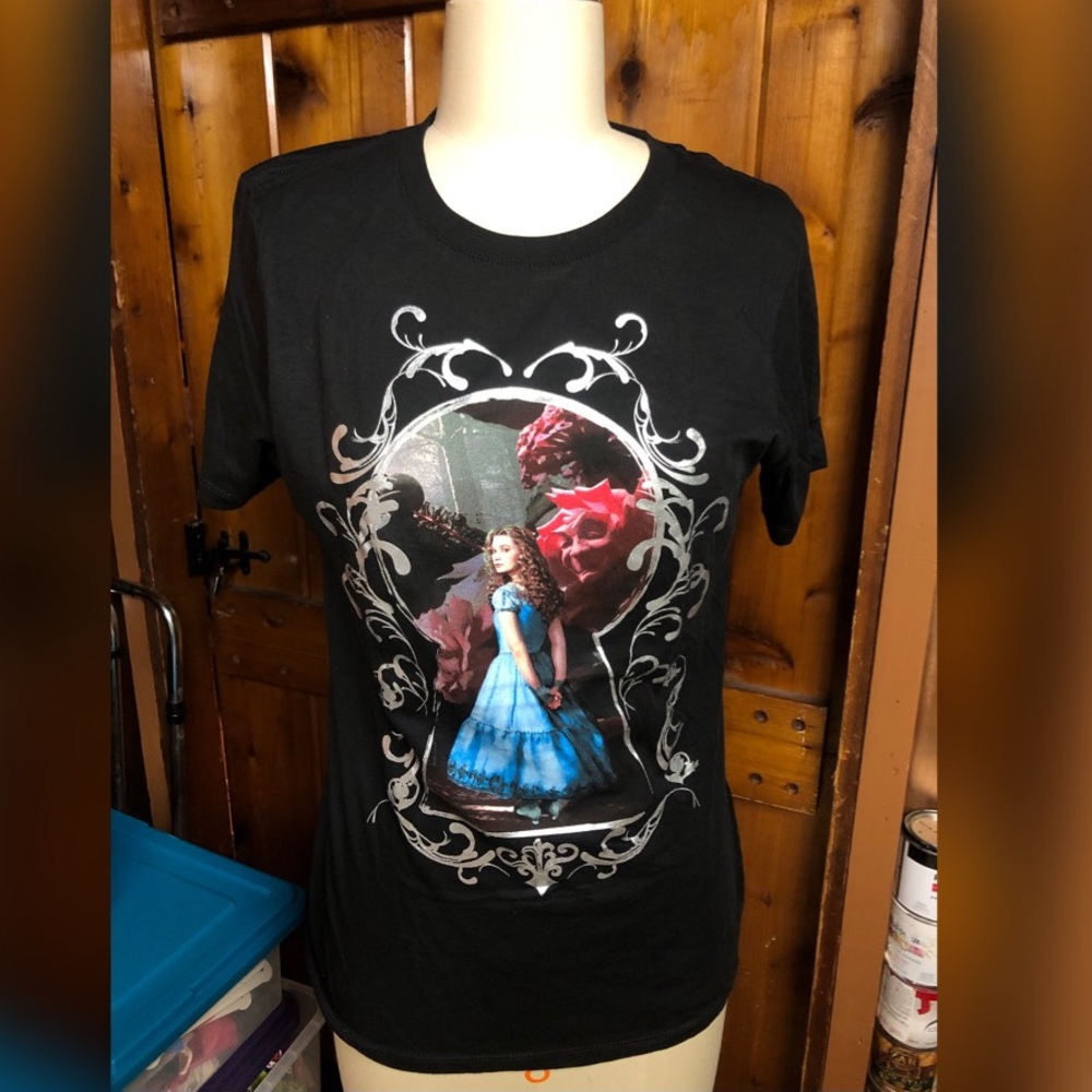 Alice In Wonderland Tee (XL)